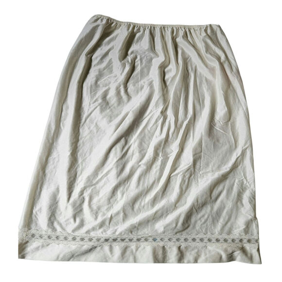 Vintage Half Slip Creme Eyelet Lace Lingerie Made in England 14" Waist - Picture 1 of 8